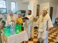 Божественная литургия и освящение воды в храме Возвдвижения Господня 13